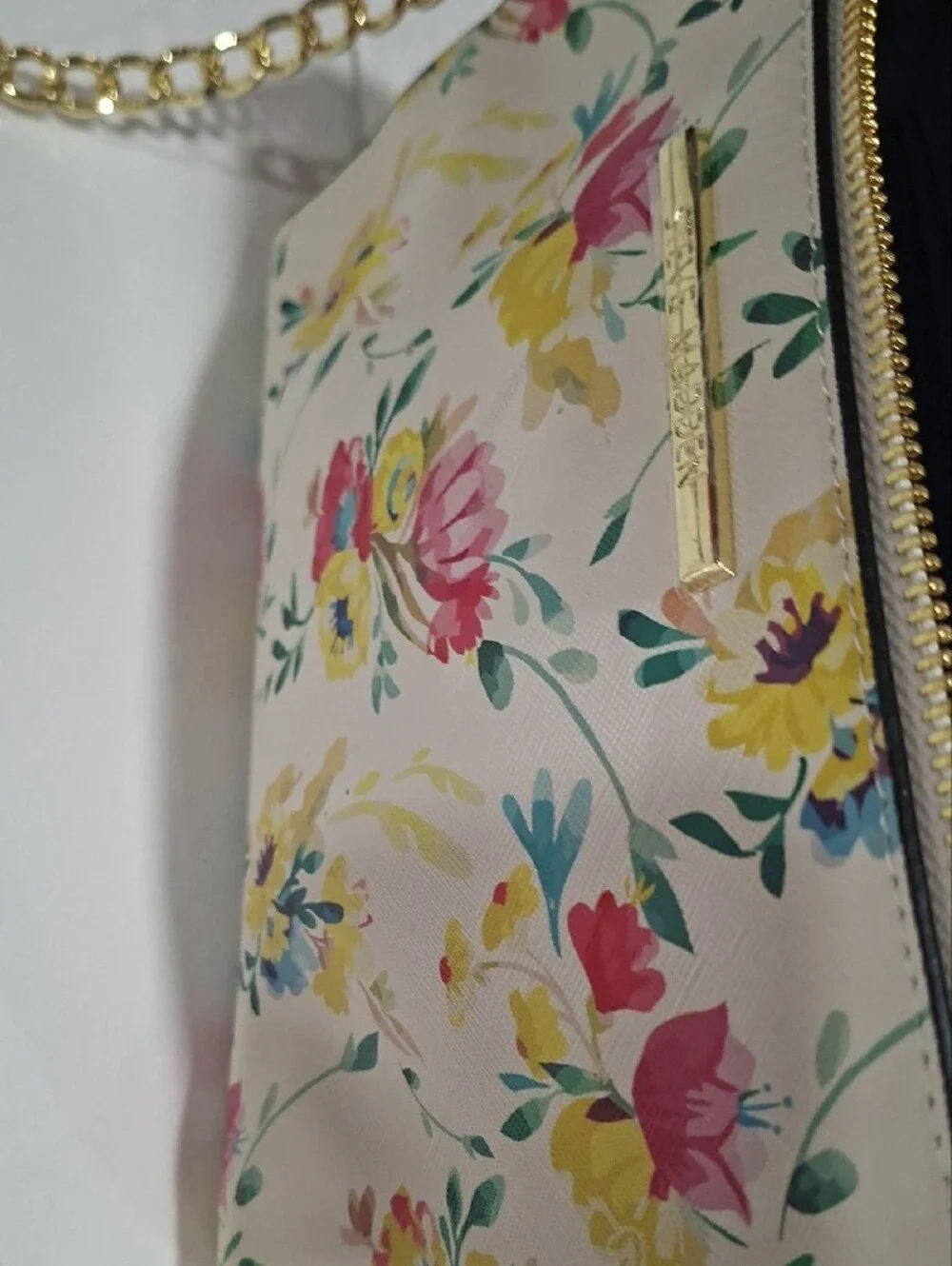 Crazy Deal Steve Madden Floral Zip Tote Bag in Cream